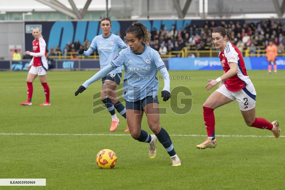 Manchester City FC v Arsenal FC - Barclays Women's Super League
