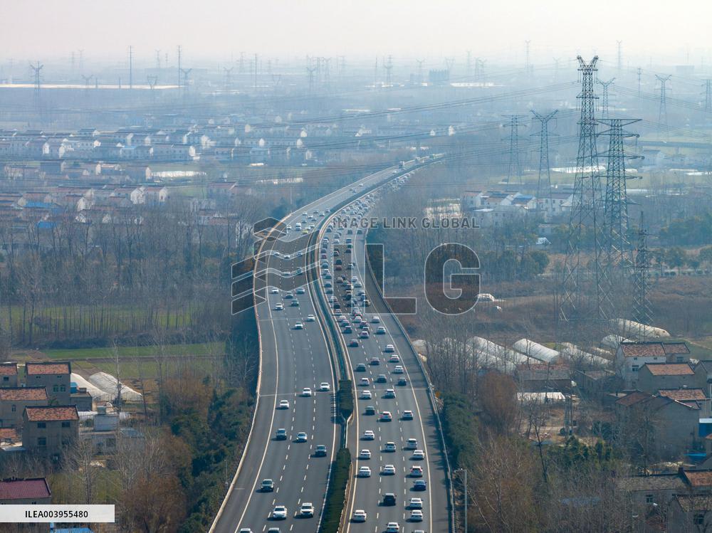 Highway Traffic Return Peak