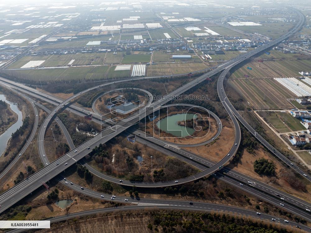 Highway Traffic Return Peak