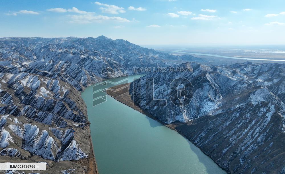 Qingtong Gorge Yellow River Grand Canyon in Wuzhong