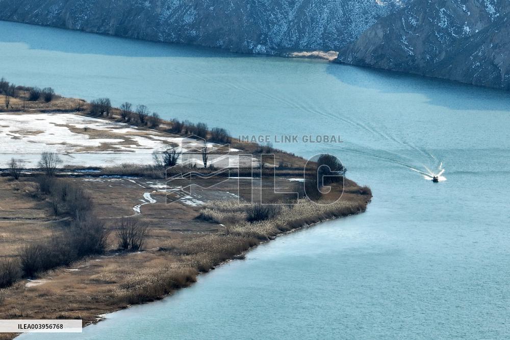 Qingtong Gorge Yellow River Grand Canyon in Wuzhong