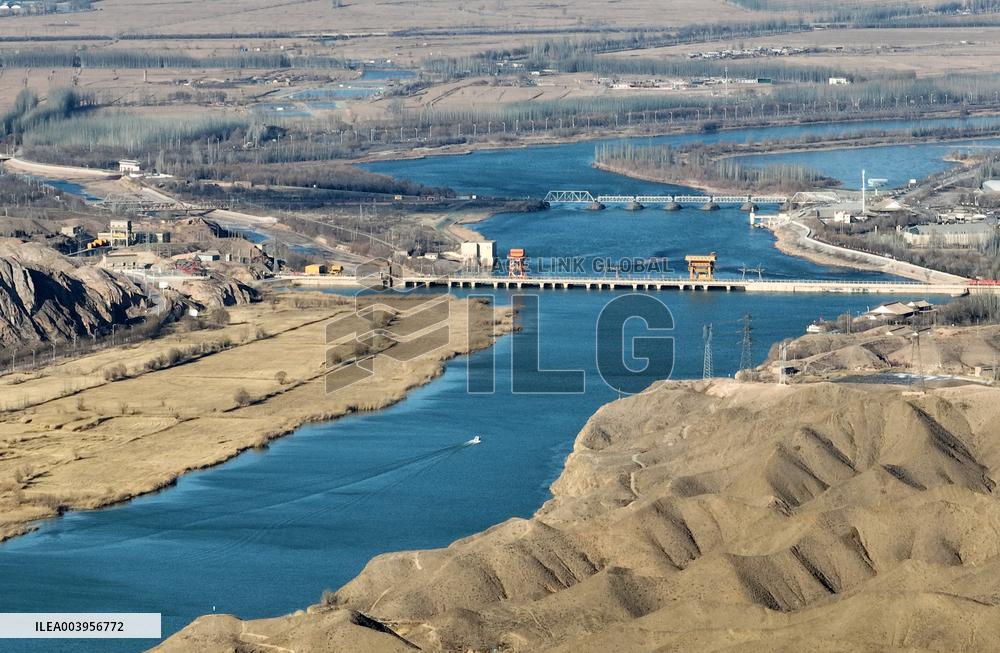Qingtong Gorge Yellow River Grand Canyon in Wuzhong