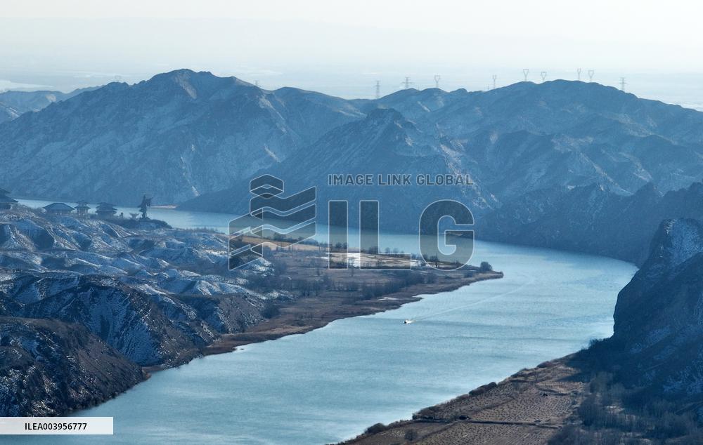 Qingtong Gorge Yellow River Grand Canyon in Wuzhong