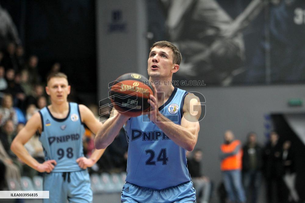 Dnipro vs Staryi Lutsk match postponed due to air raid alarm