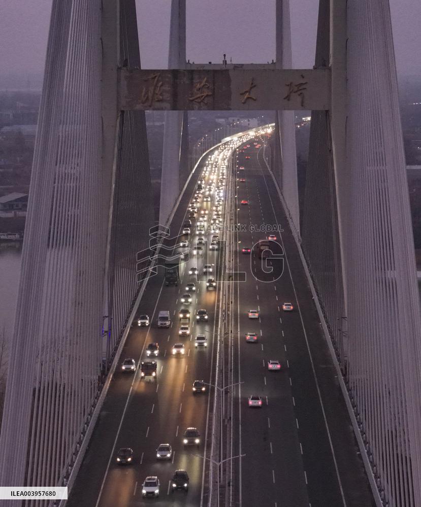 Highway Traffic Return Peak