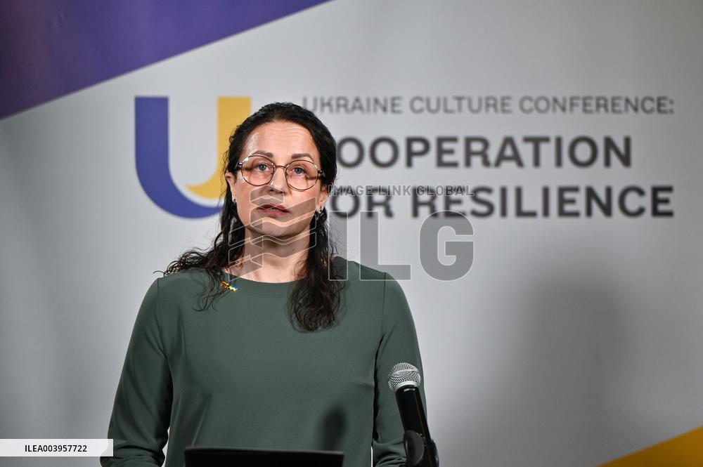 Briefing of Mykola Tochytskyi, Ingrida Veliute and Ernesto Urtasun Domenech in Uzhhorod