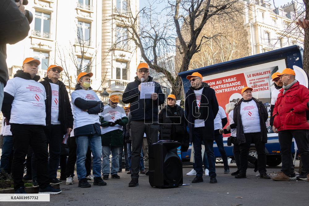 Mobilization Of Tobacconists In Paris