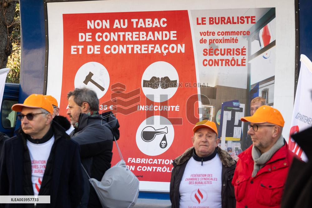 Mobilization Of Tobacconists In Paris