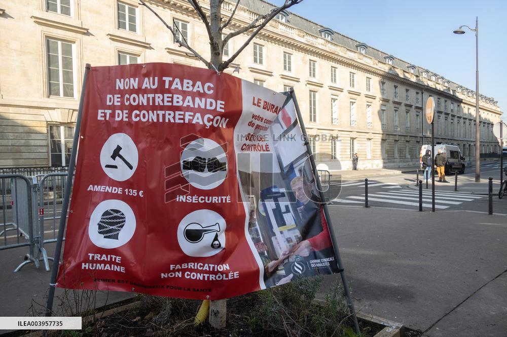 Mobilization Of Tobacconists In Paris