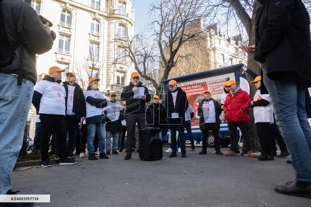Mobilization Of Tobacconists In Paris