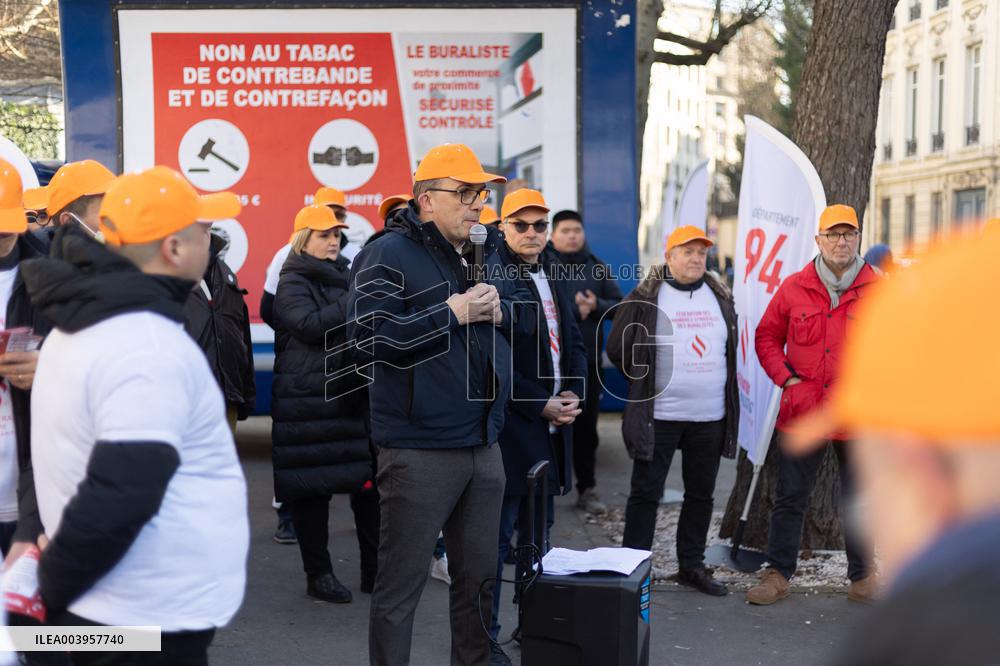 Mobilization Of Tobacconists In Paris