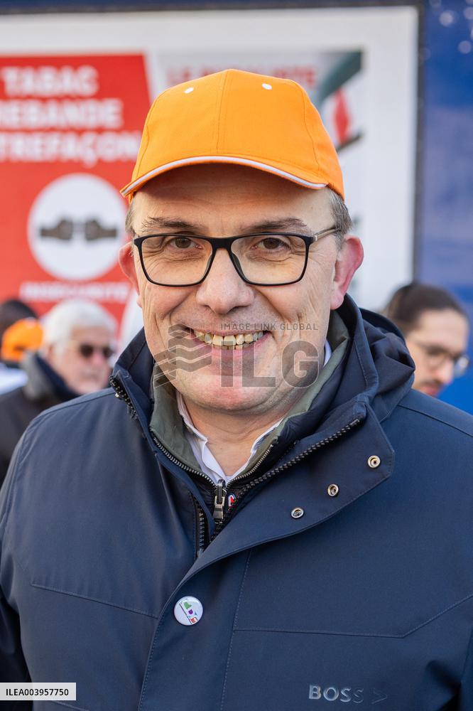 Mobilization Of Tobacconists In Paris