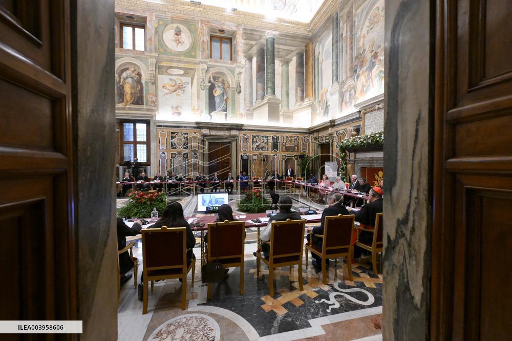 Pope Francis Attends World Meeting on Children's Rights - Vatican