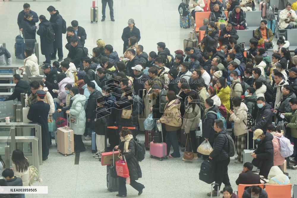 The Spring Festival Holiday Coming To End