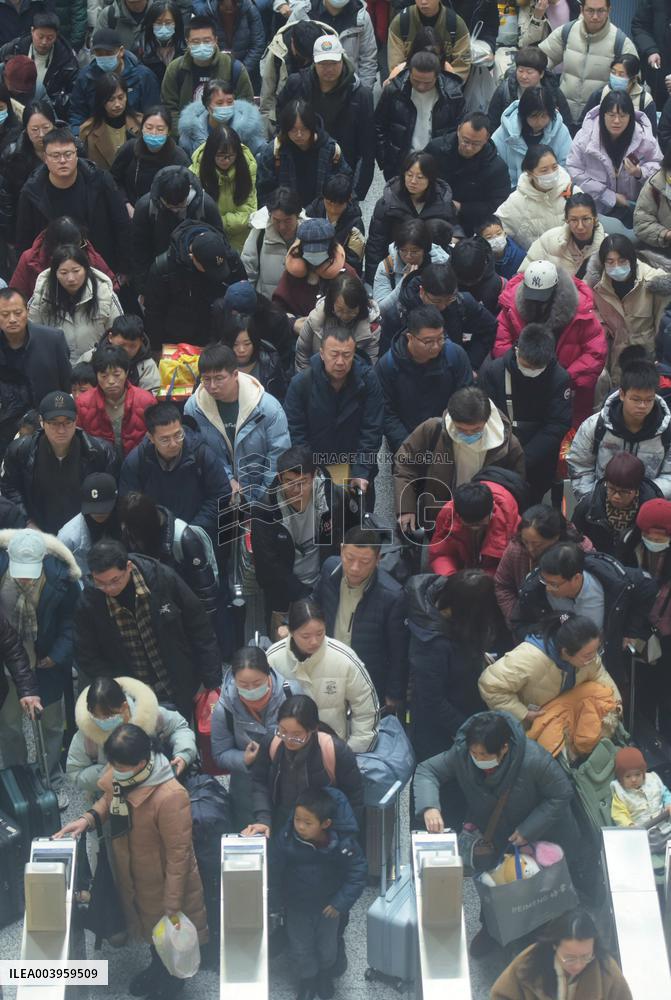 The Spring Festival Holiday Coming To End