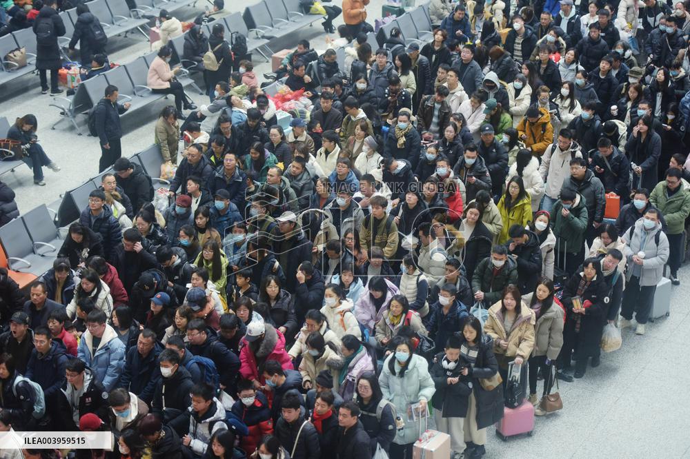 The Spring Festival Holiday Coming To End