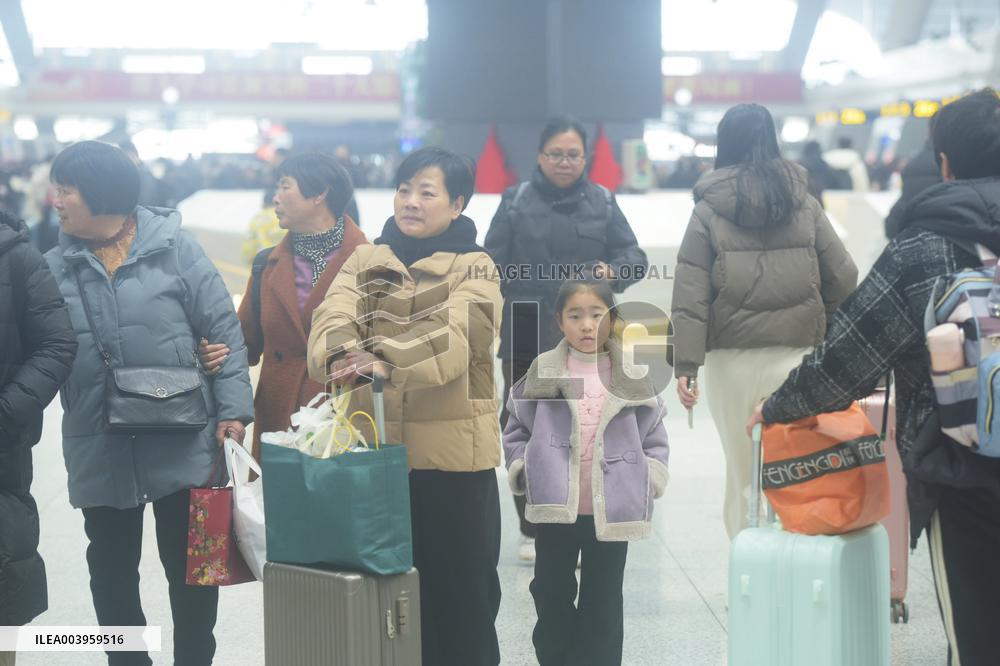 The Spring Festival Holiday Coming To End