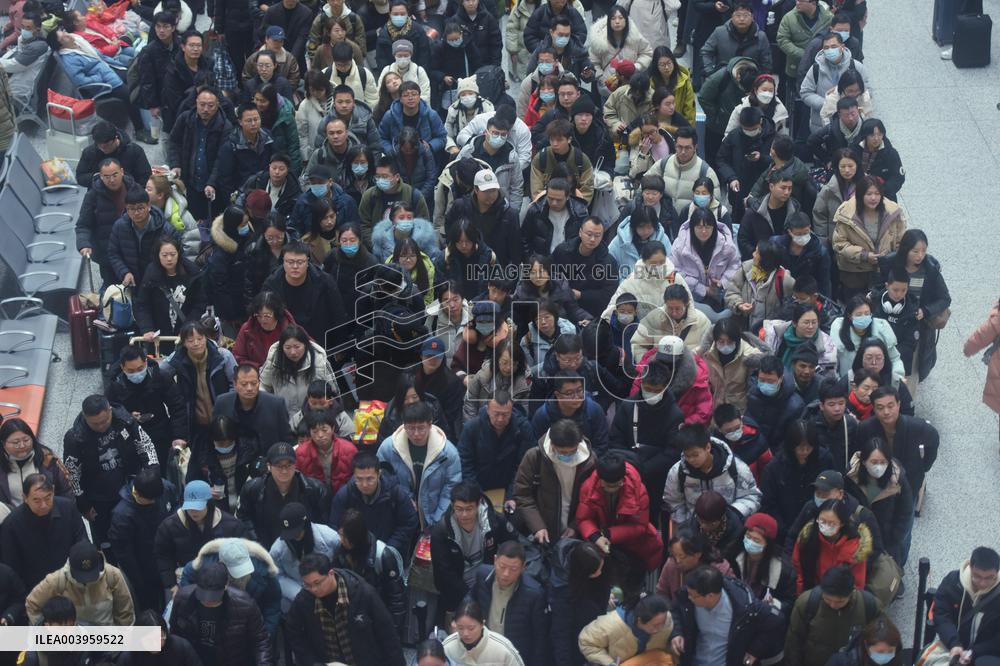 The Spring Festival Holiday Coming To End