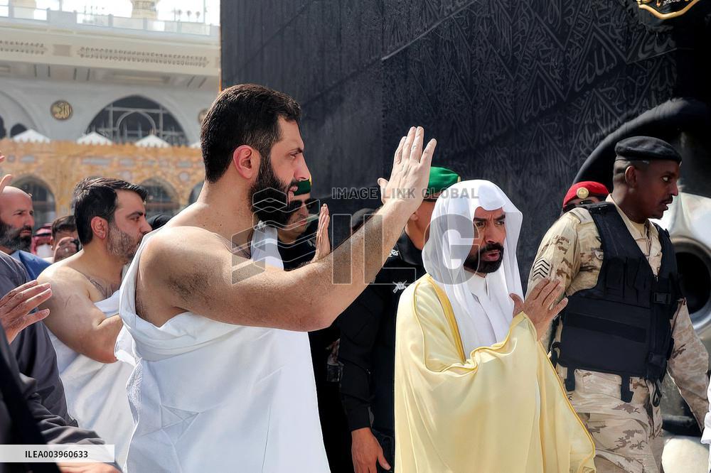 Syrian President Al Sharaa Performs Umrah - Mecca
