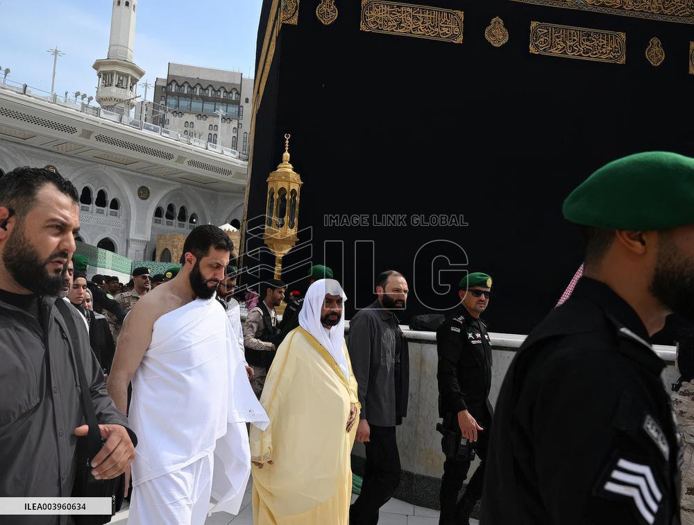 Syrian President Al Sharaa Performs Umrah - Mecca