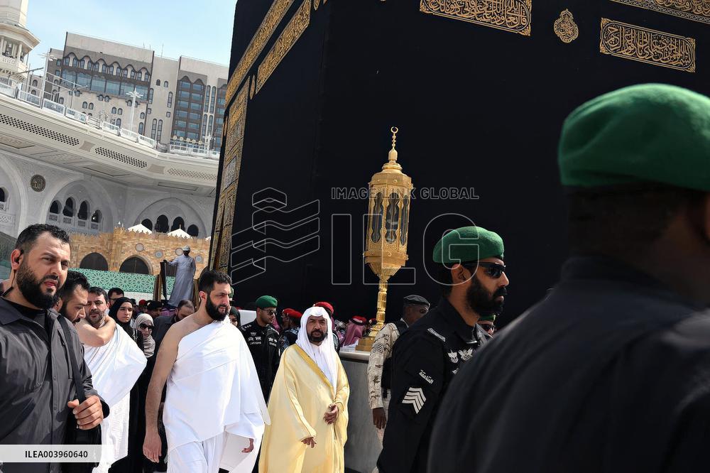 Syrian President Al Sharaa Performs Umrah - Mecca
