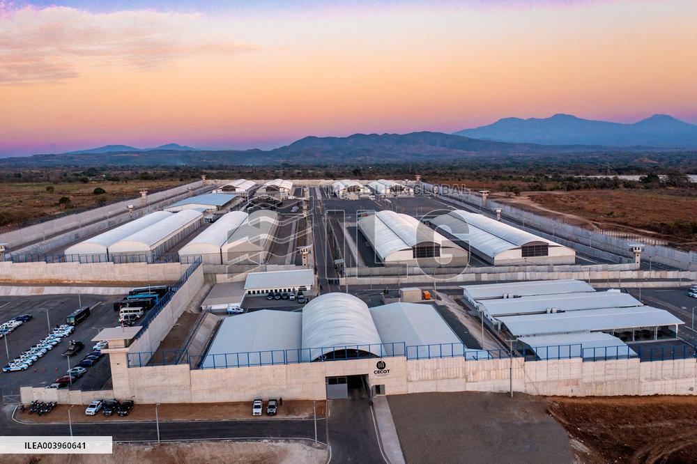 El Salvador Agrees to House Violent US Criminals and Deportees