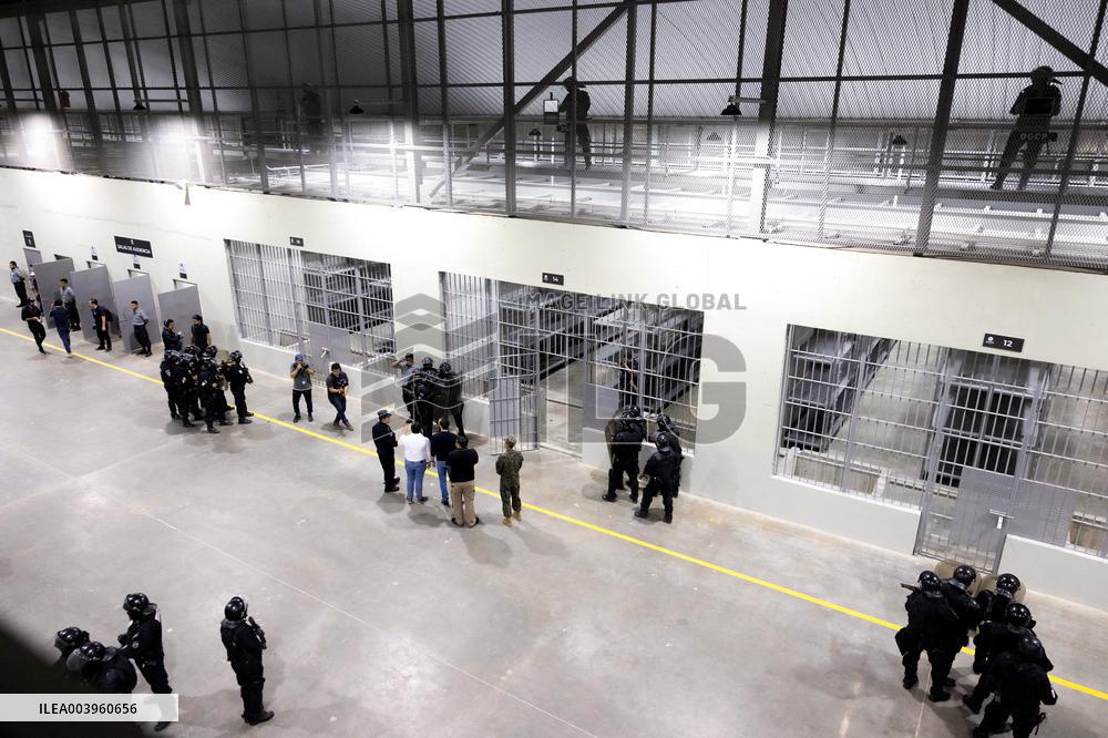 El Salvador Agrees to House Violent US Criminals and Deportees