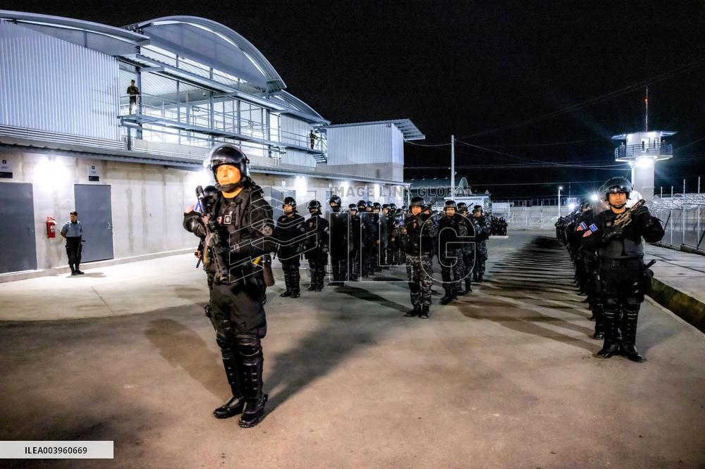 El Salvador Agrees to House Violent US Criminals and Deportees