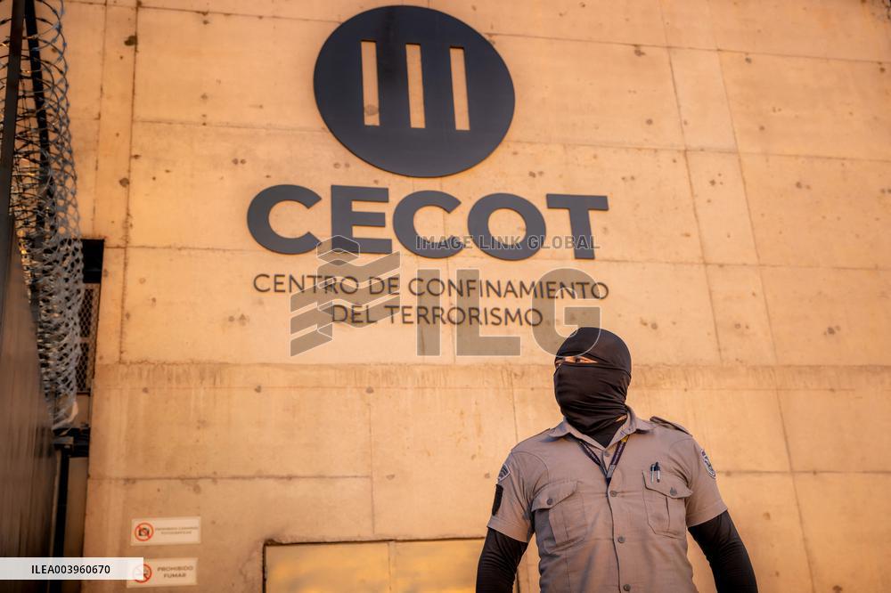 El Salvador Agrees to House Violent US Criminals and Deportees