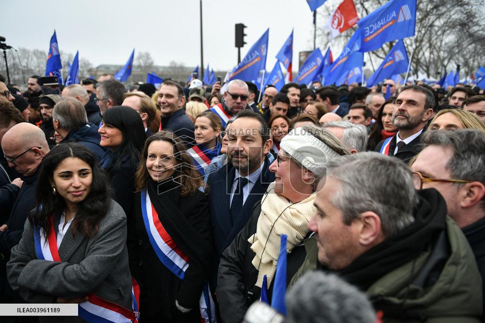 Police demonstration in Paris - FA