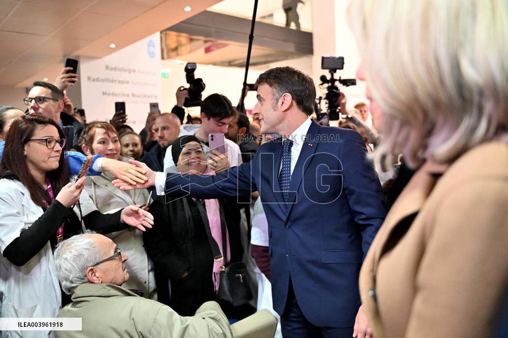 French President visits the Paris-Saclay Cancer Cluster and Institut Gustave Roussy sites