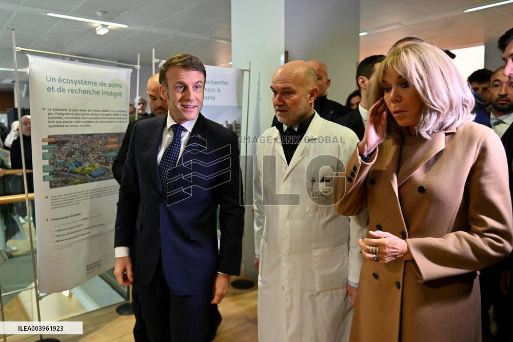 French President visits the Paris-Saclay Cancer Cluster and Institut Gustave Roussy sites