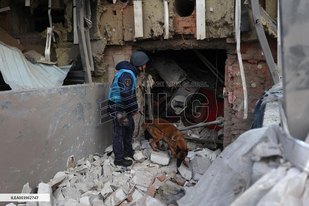 Russian ballistic missile strike on Izium in Kharkiv region