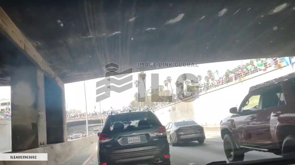 US: Protesters Block Freeway In Downtown LA In Protest Of Immigration Policies 3