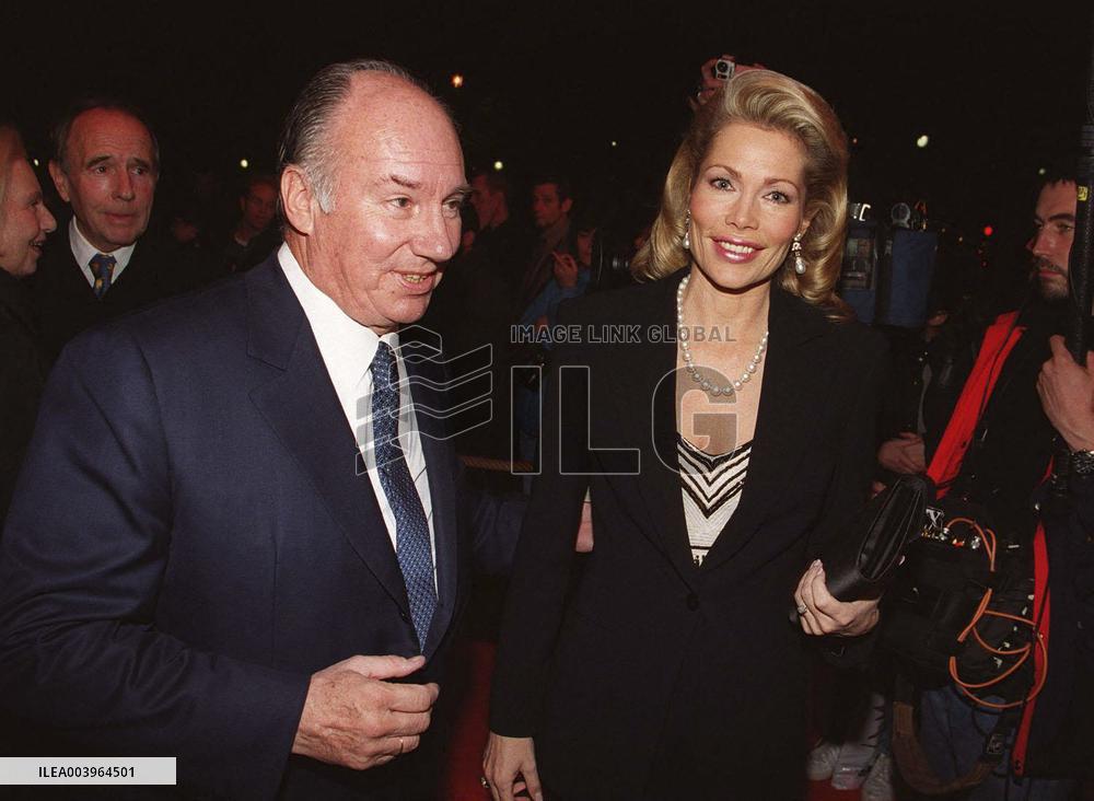 Various Personalities - Paris