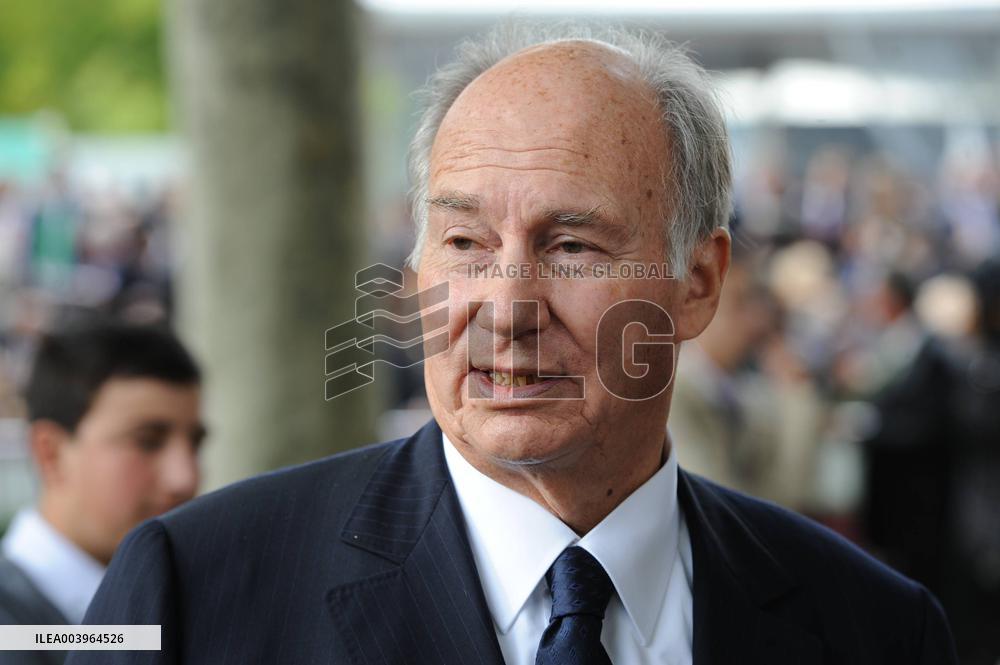 Celebs at Arc De Triomphe horse race - Paris