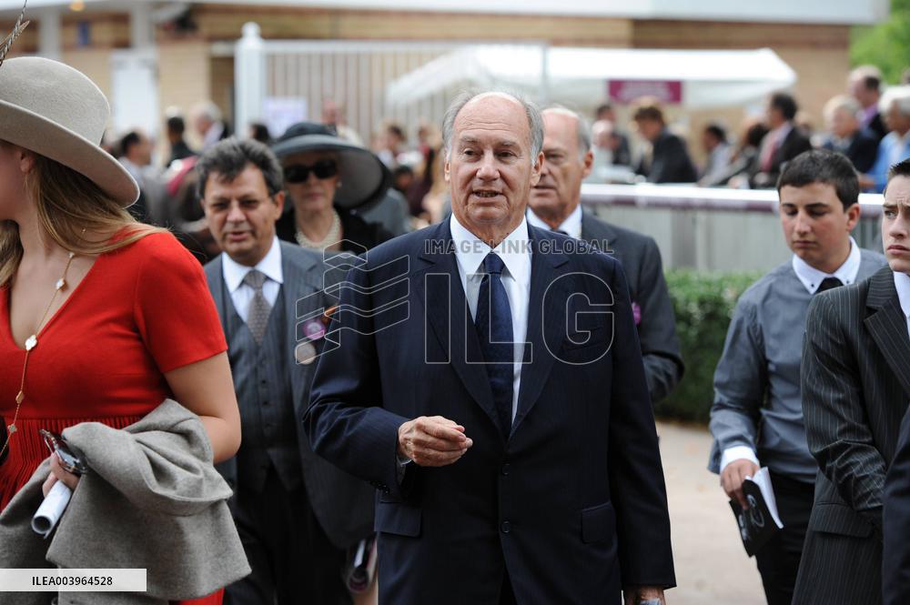 Celebs at Arc De Triomphe horse race - Paris