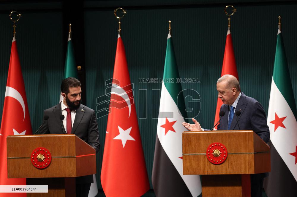 President Erdogan Meets With Syria's interim President al-Sharaa - Ankara