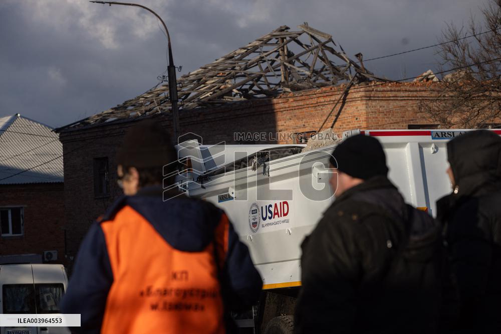 5 People Killed In Russian Attack On Izyum