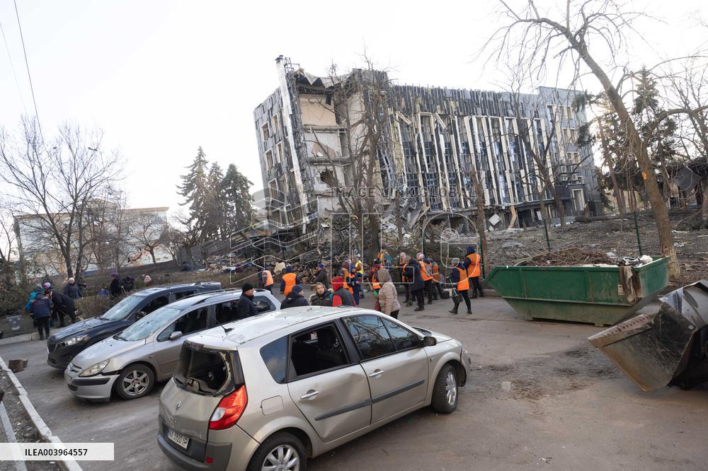 5 People Killed In Russian Attack On Izyum