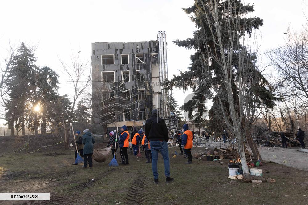 5 People Killed In Russian Attack On Izyum