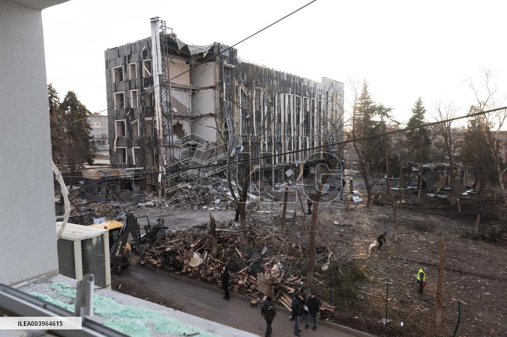 5 People Killed In Russian Attack On Izyum