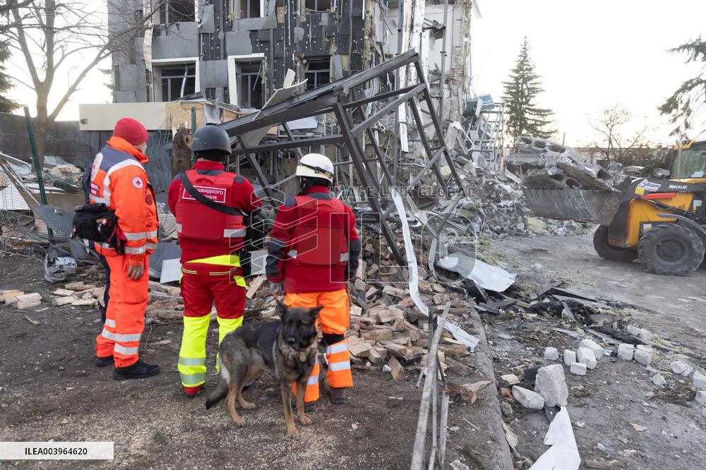 5 People Killed In Russian Attack On Izyum