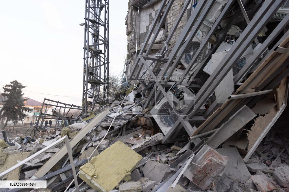 5 People Killed In Russian Attack On Izyum