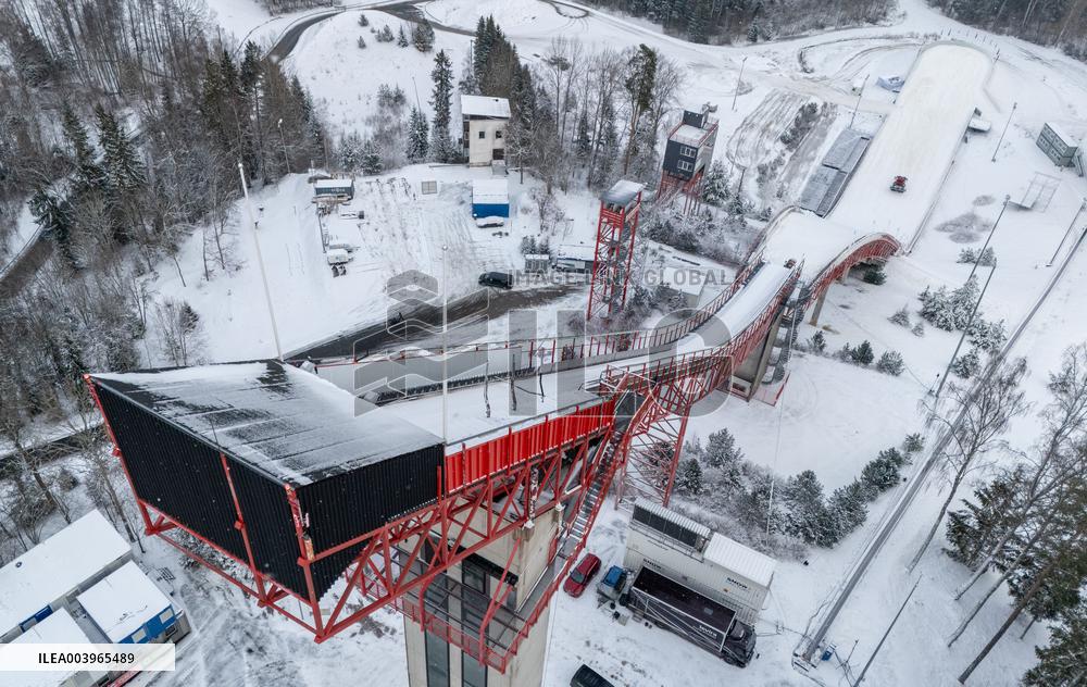 Making artificial snow