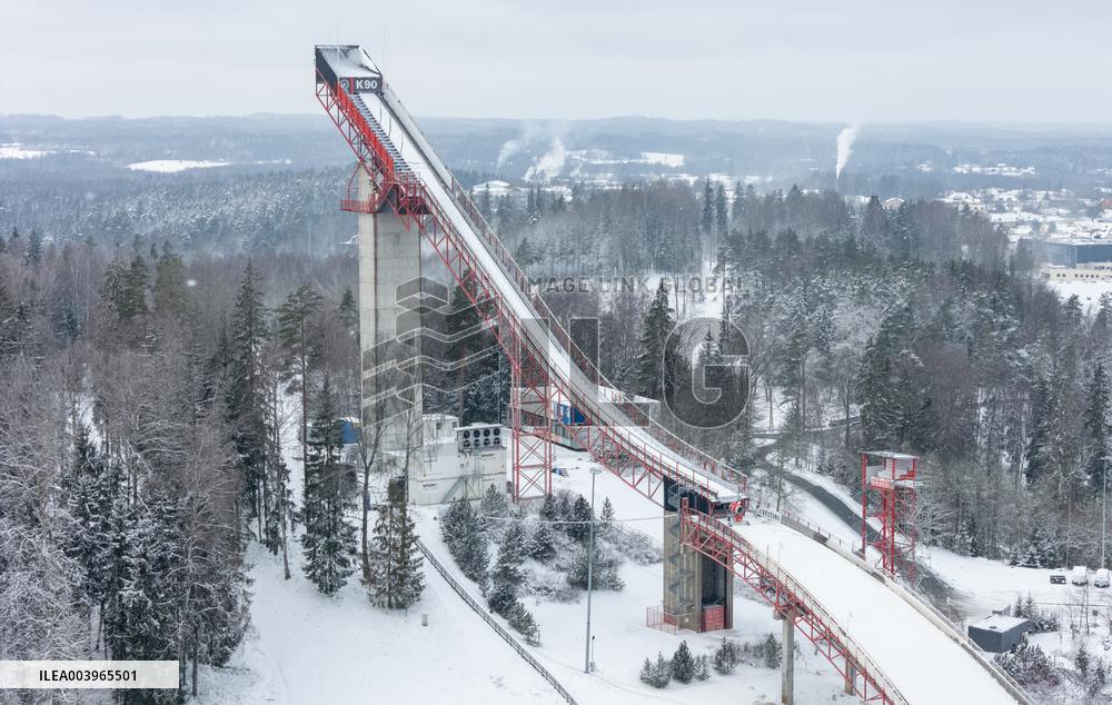 Making artificial snow