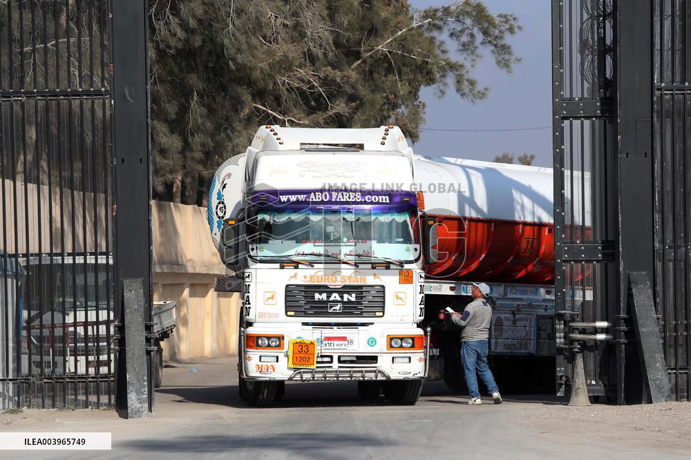 Humanitarian Aid Enters Gaza - Palestine