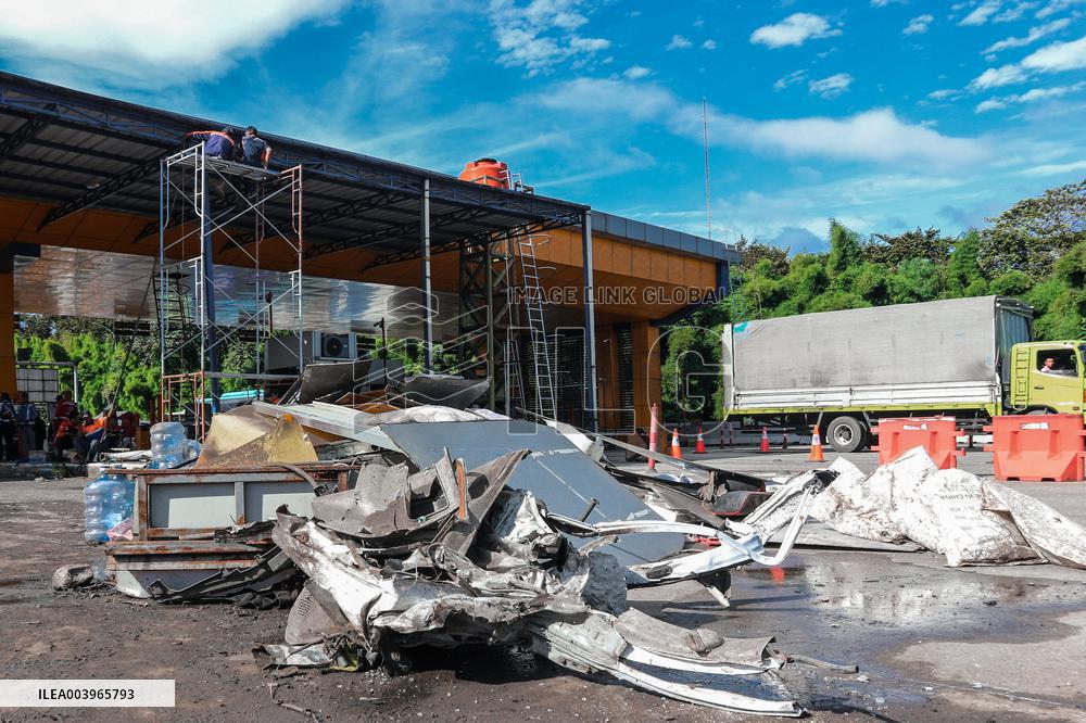 8 Dead and 11 Injured in Road Accident - Indonesia