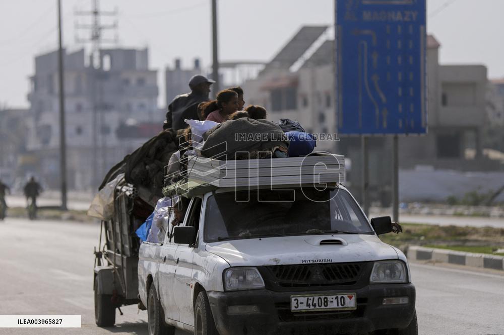 Daily Life in Deir Al-Balah After Israeli Withdrawal