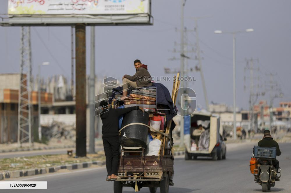Daily Life in Deir Al-Balah After Israeli Withdrawal